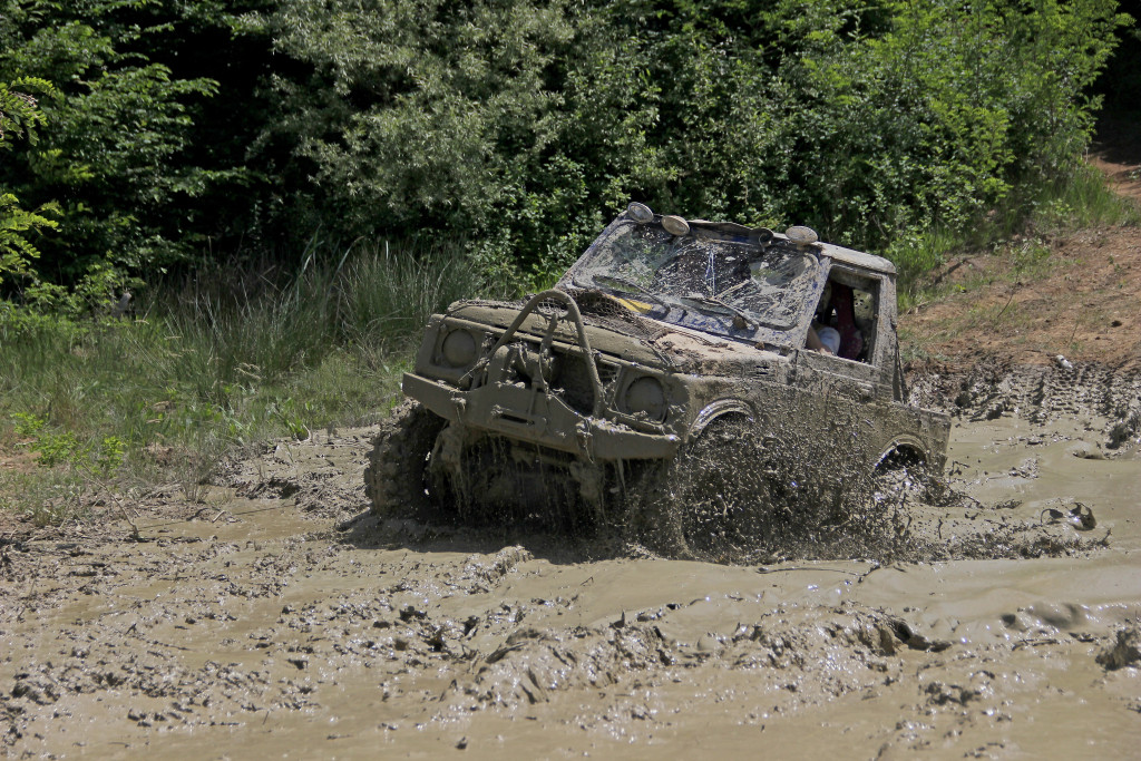 Jeep Wrangler in offroad mud
